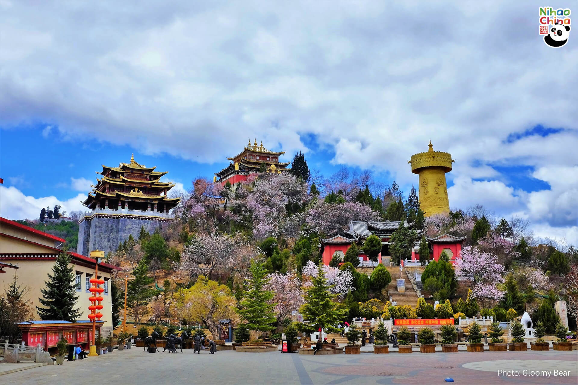 เมืองโบราณตู๋เค่อจง (Dukezong Ancient Town) สร้างขึ้นในยุคราชวงศ์ถัง มีอายุเก่าแก่กว่า 1,300 ปี