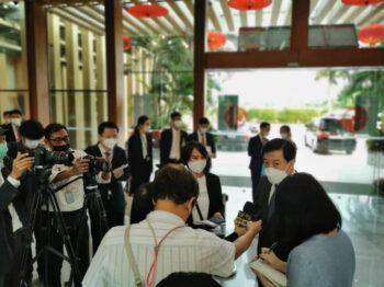 韩志强大使就中泰文化交流接受泰国媒体采访