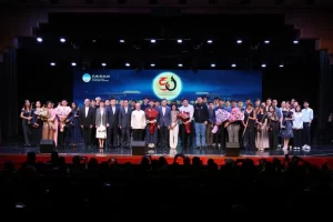 中泰嘉宾及演出人员合影